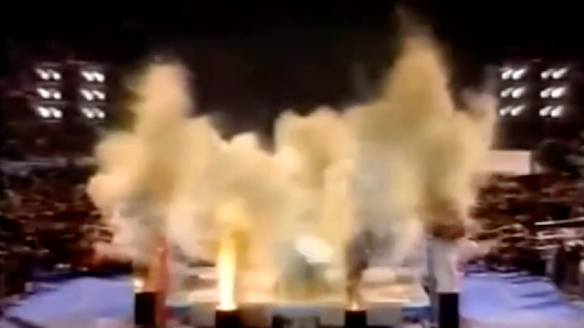 Explosion around Atsushi Onita and Terry Funk in FMW