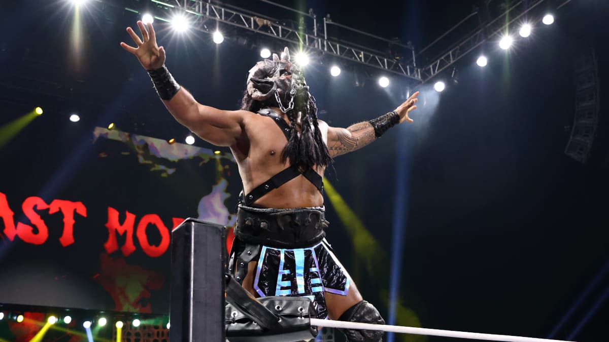 Beast Mortos posing on the top turnbuckle 