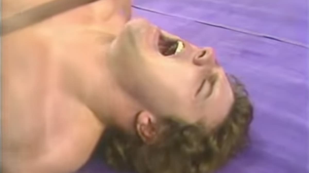 Davey Boy Smith in pain at The WWF Wrestling Classic