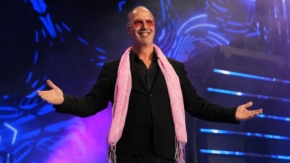 Don Callis with a lovely pink scarf on 