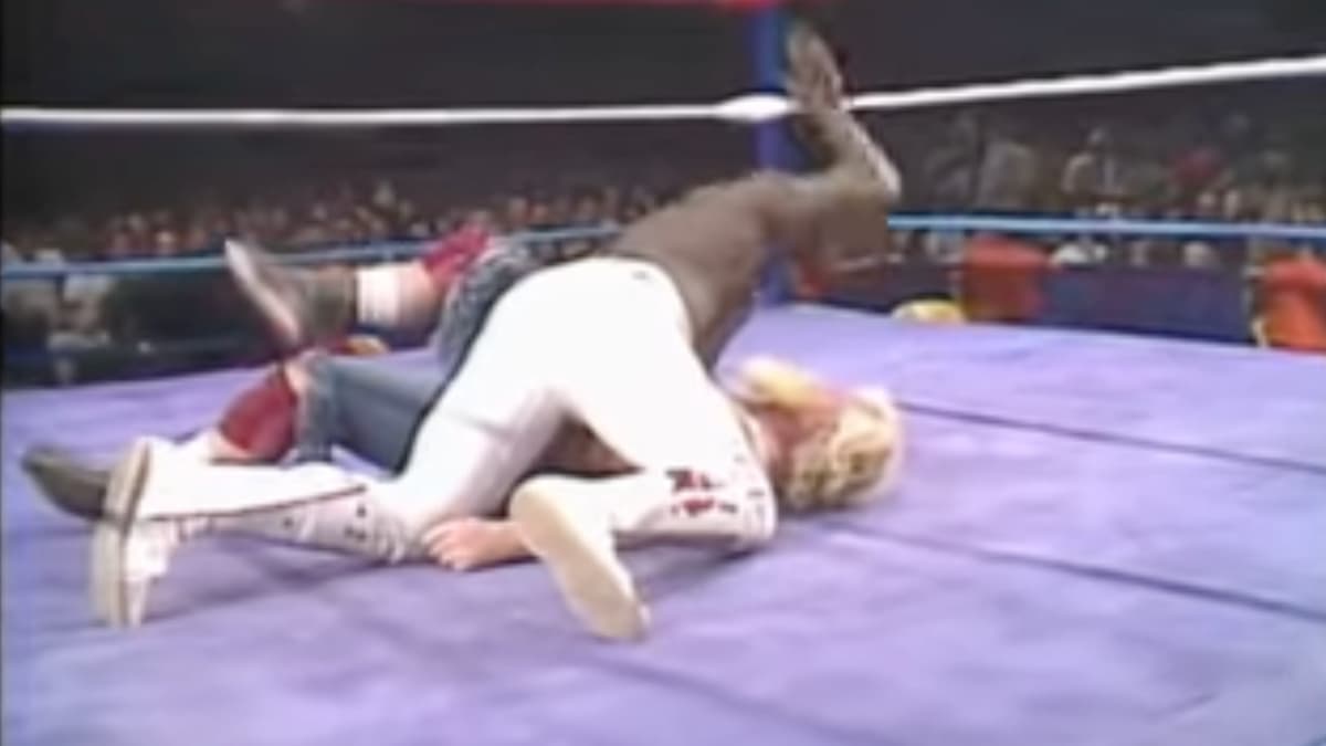 Junkyard Dog counting his own pin against Moondog Spot at WWF The Wrestling Classic