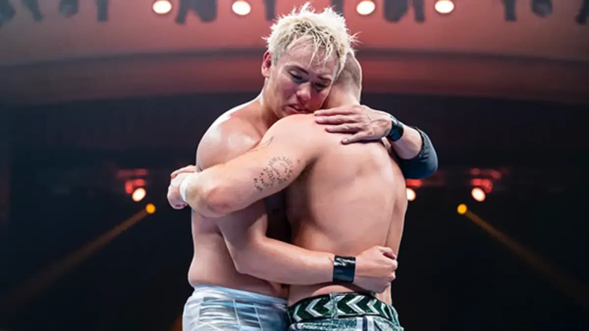 Kazuchika okada will ospreay hugging january 2024