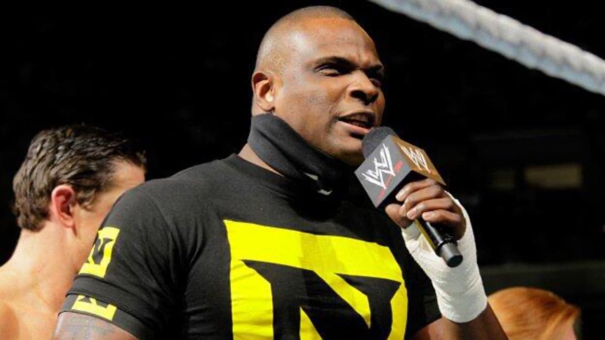 Michael Tarver cutting a promo wearing a Nexus t-shirt on WWE Raw