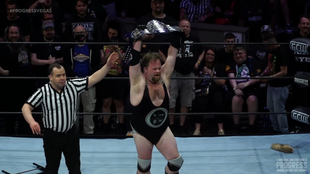 Paul Walter Hauser with PROGRESS Proteus Title