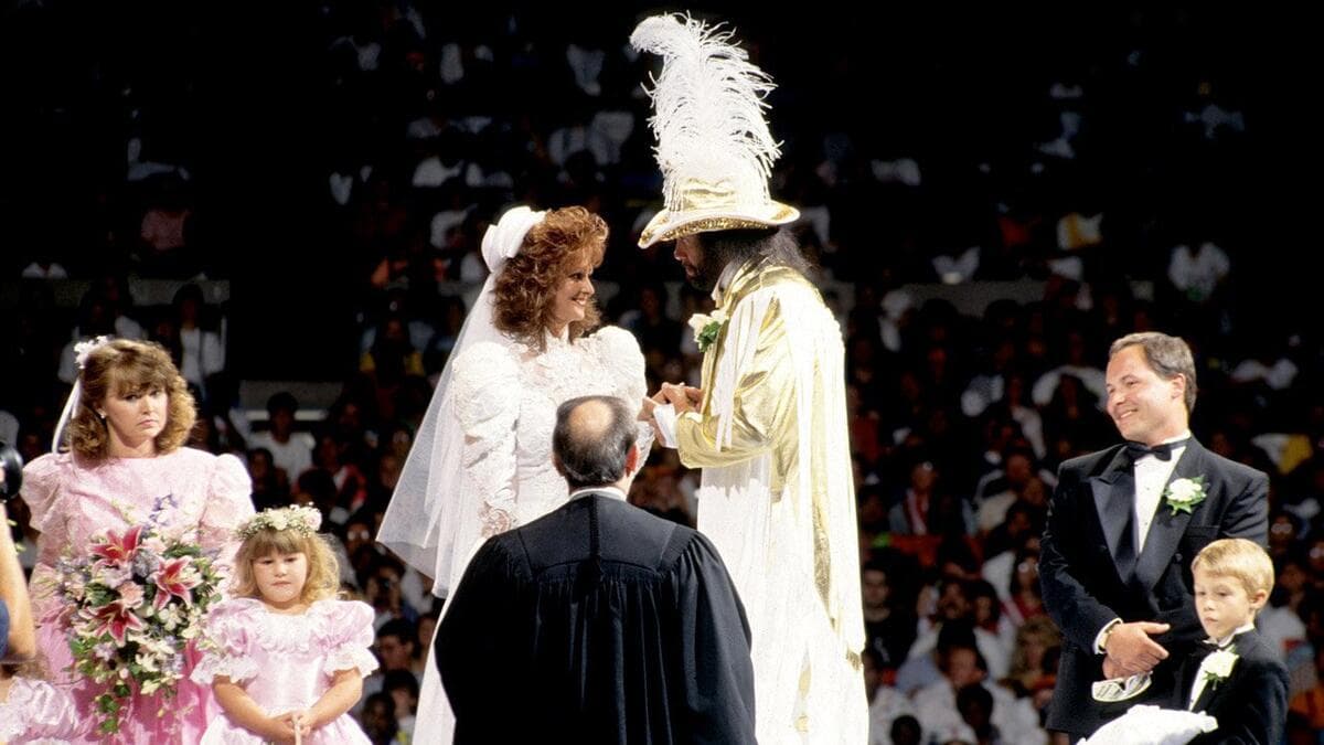 Miss Elizabeth and Randy Savage getting married at WWE SummerSlam 1991