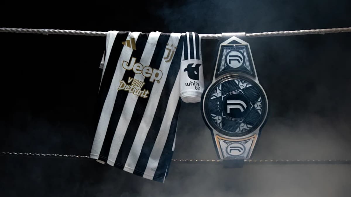 Juventus x WWE merchandise 