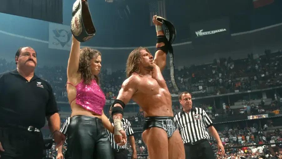 Triple h stephania mcmahon wrestlemania 2000