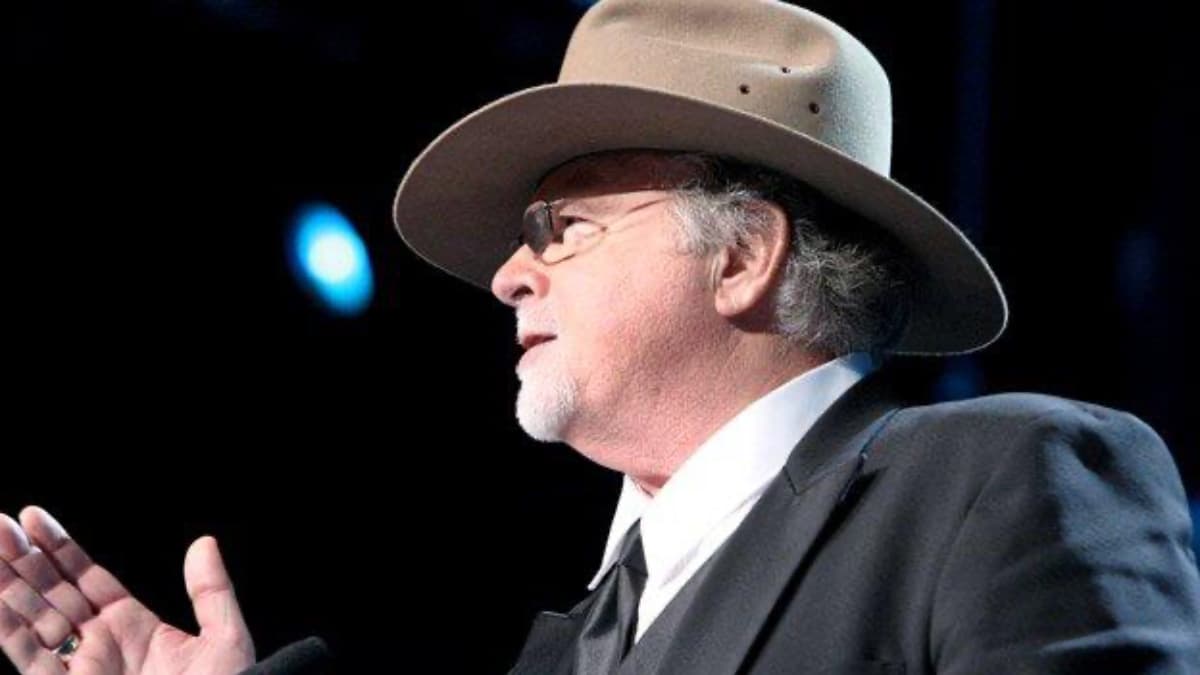 Bill Watts wearing a cowboy hat and a black suit at his WWE Hall of Fame induction