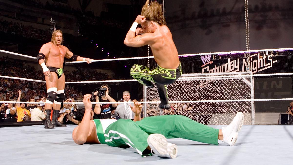 Shawn Michaels hitting an Elbow Drop during a 2006 episode of WWE Saturday Night's Main Event