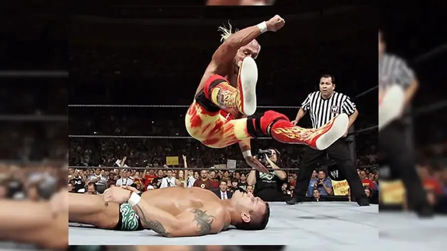 https://cultaholic.com/files/images/305313fb3a725376cbf0b147680143ec65845c7e-HULK-HOGAN-RANDY-ORTON-SUMMERSLAM-2006.jpg