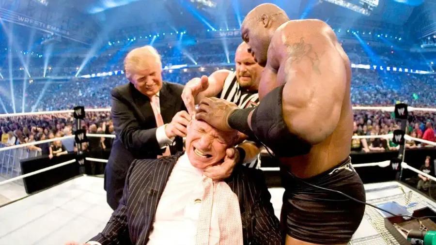 https://cultaholic.com/files/images/4b42cdcd8df72d5f73b0b14ac9c2e49c6bdfc8bf-Donald-Trump-Vince-McMahon-Bobby-Lashley-.jpg