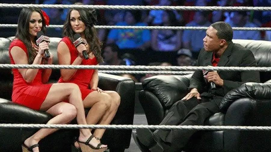 https://cultaholic.com/files/images/b84f1be94d9a18bea3468e7fd451ab9fa8ec0460-abraham-washington-show-nikki-bella-brie-bella-bella-twins.jpg