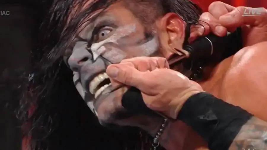 https://cultaholic.com/files/images/cd2dad471e3f770a37f2e1fa152b408bc6a00c58-jeff-hardy-ear-screwdriver.jpg