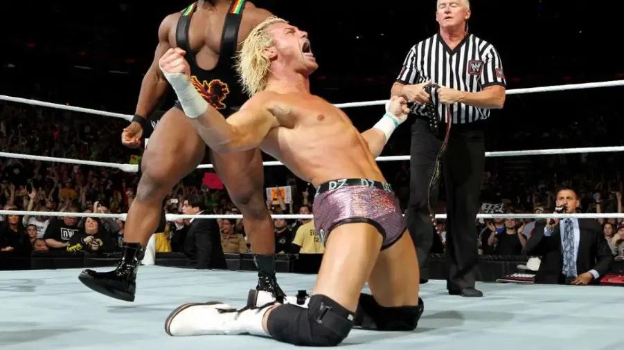 https://cultaholic.com/files/images/ebeeba19d953324d987277c0f887f69c27f83ab0-dolph-ziggler-scott-armstrong-big-e-money-in-the-bank-world-champion.jpg